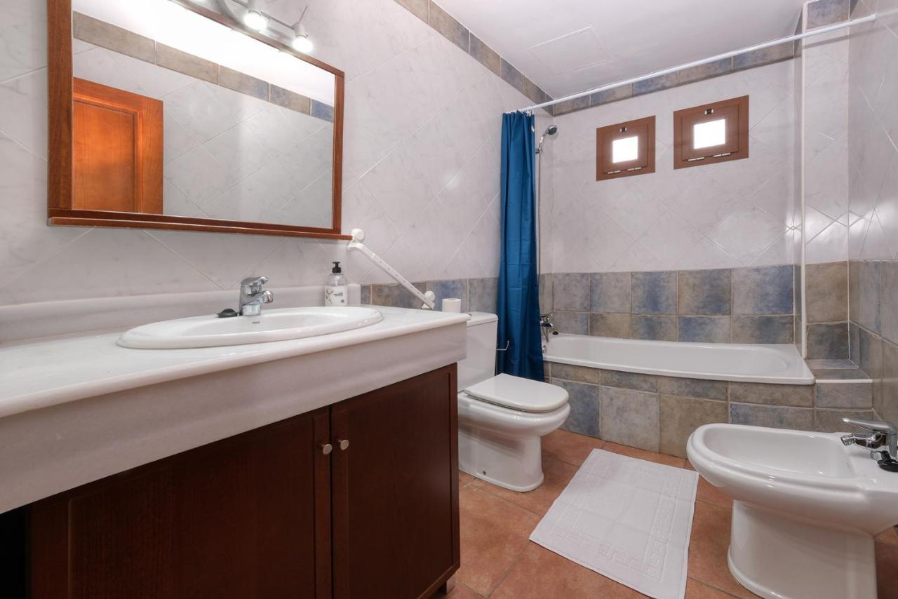 Casa Elin-shared Pool, Fast Wifi Holiday home